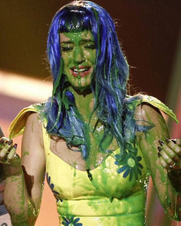 photos-of-katy-perry-before-after-getting-brutally-slimed-v0-ofxxbracs6ja1.jpg